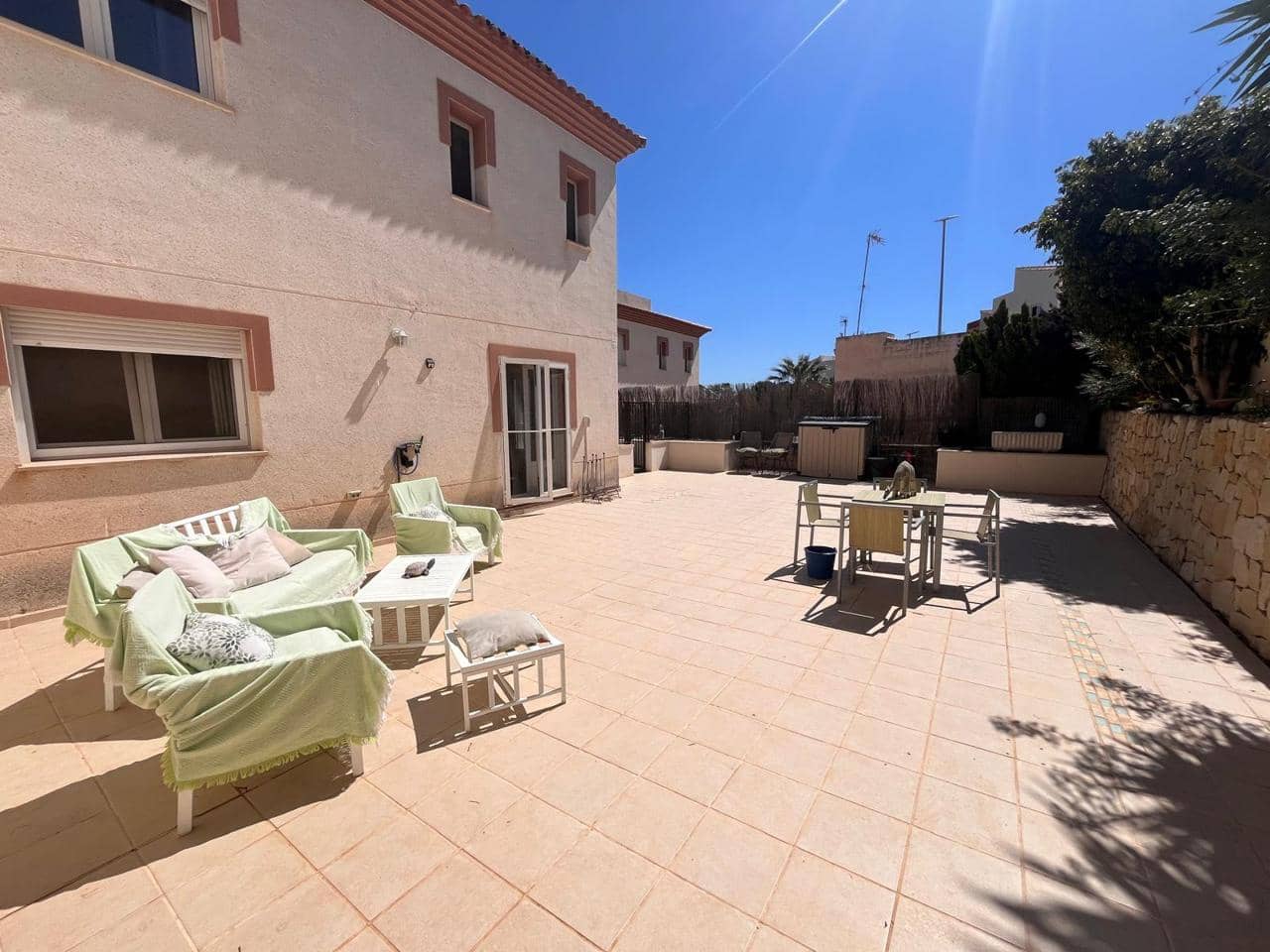4 bedroom Villa for sale in Alfaz del Pi / L'Alfas del Pi with pool garage - € 398,000 (Ref: 9789627)