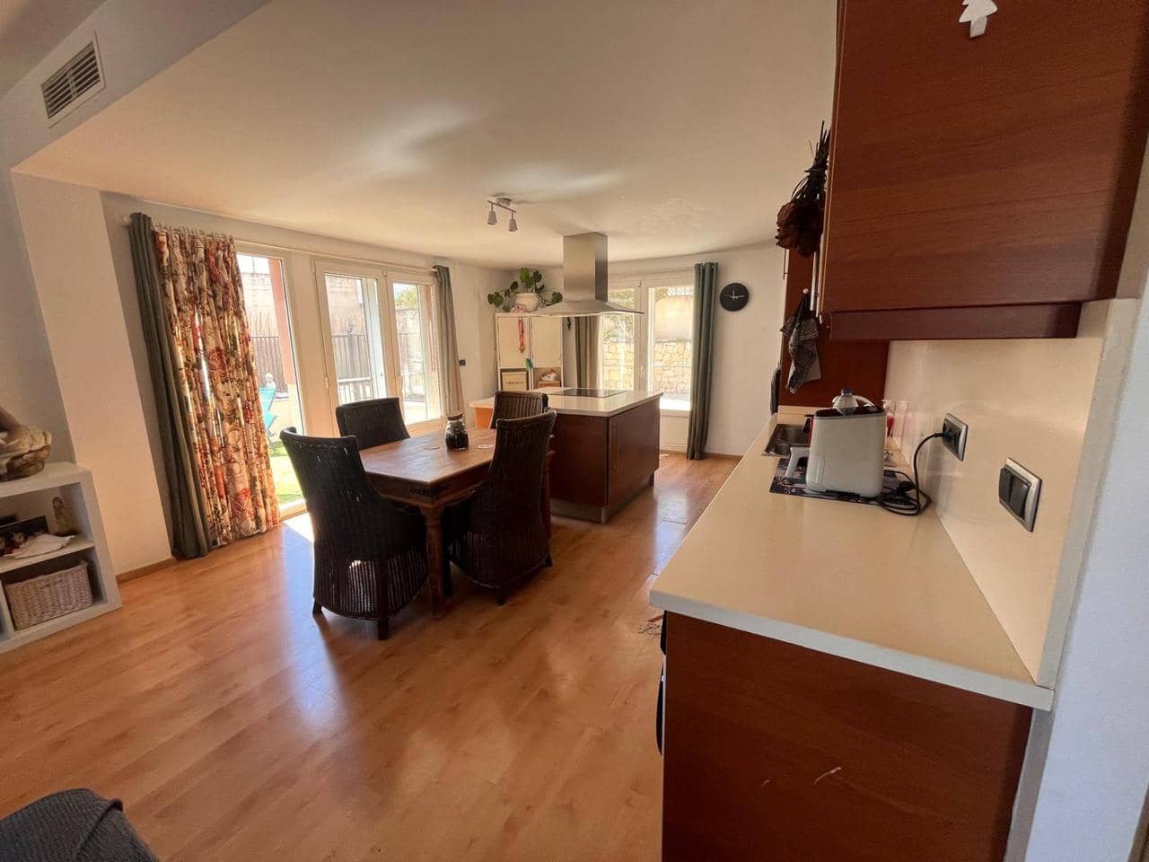 4 bedroom Villa for sale in Alfaz del Pi / L'Alfas del Pi with pool garage - € 398,000 (Ref: 9789627)