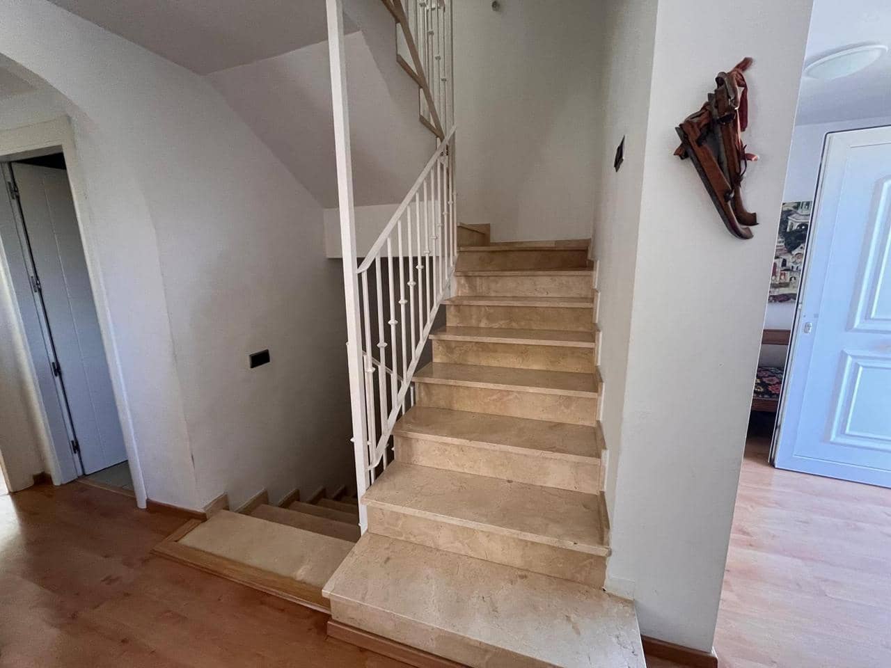 4 bedroom Villa for sale in Alfaz del Pi / L'Alfas del Pi with pool garage - € 398,000 (Ref: 9789627)