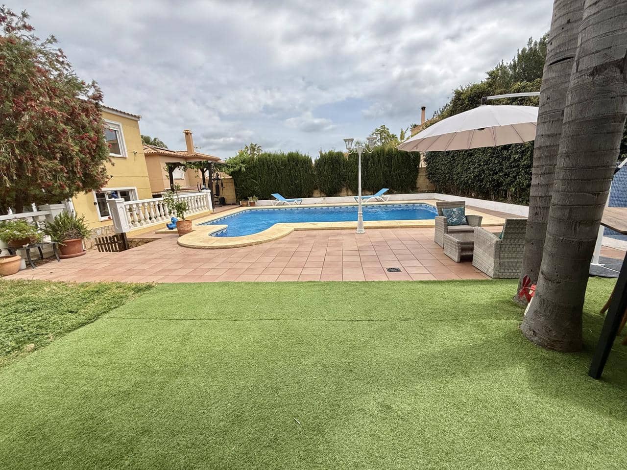 4 soverom Villa til salgs i La Nucia med svømmebasseng garasje - € 598 000 (Ref: 9809815)