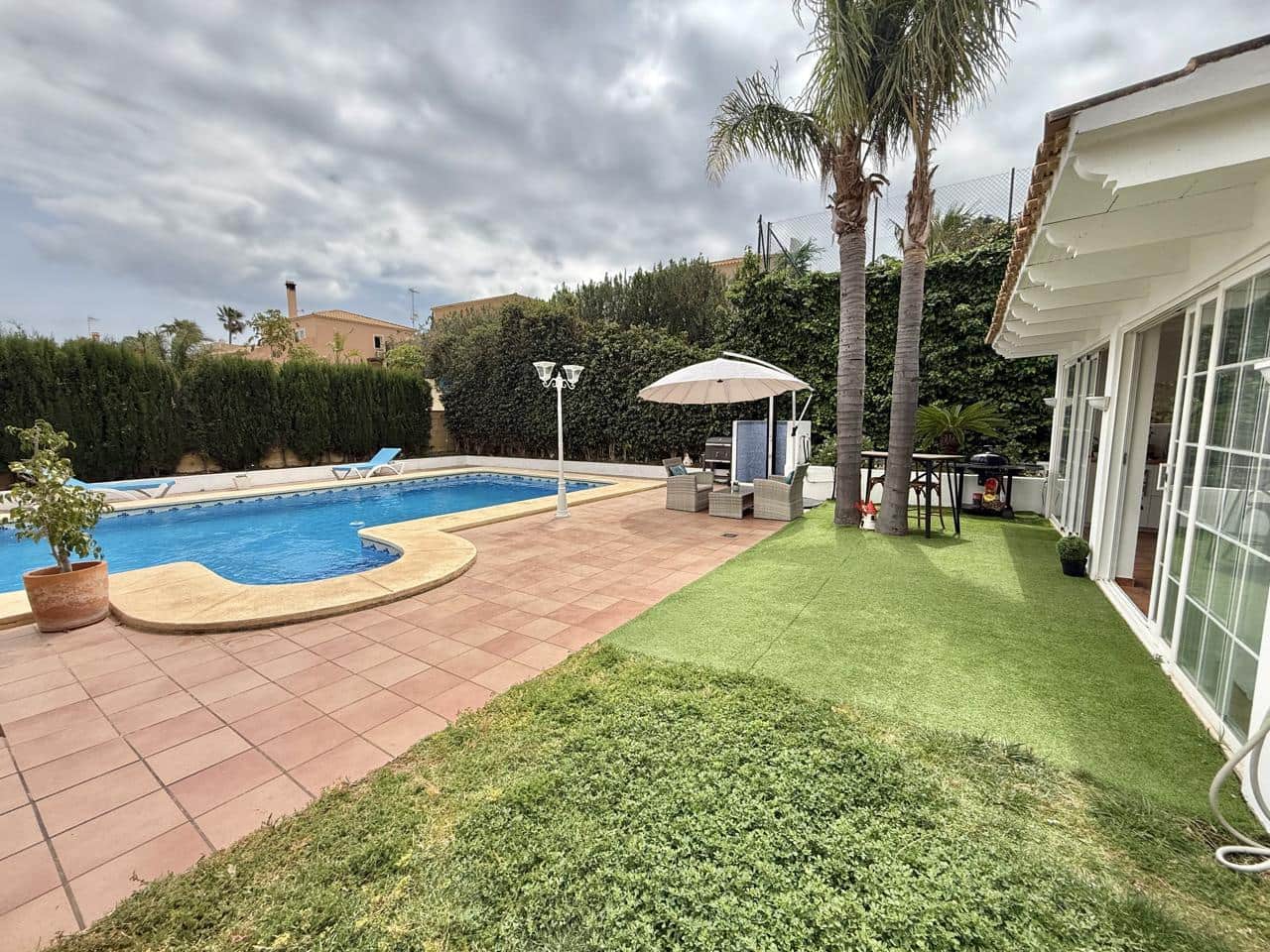 4 soverom Villa til salgs i La Nucia med svømmebasseng garasje - € 598 000 (Ref: 9809815)