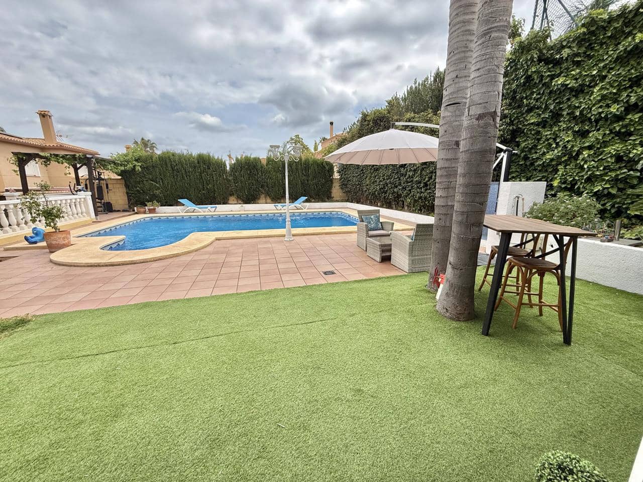 4 soverom Villa til salgs i La Nucia med svømmebasseng garasje - € 598 000 (Ref: 9809815)