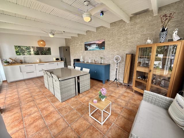 4 slaapkamer Villa te koop in La Nucia met zwembad garage - € 598.000 (Ref: 9809815)