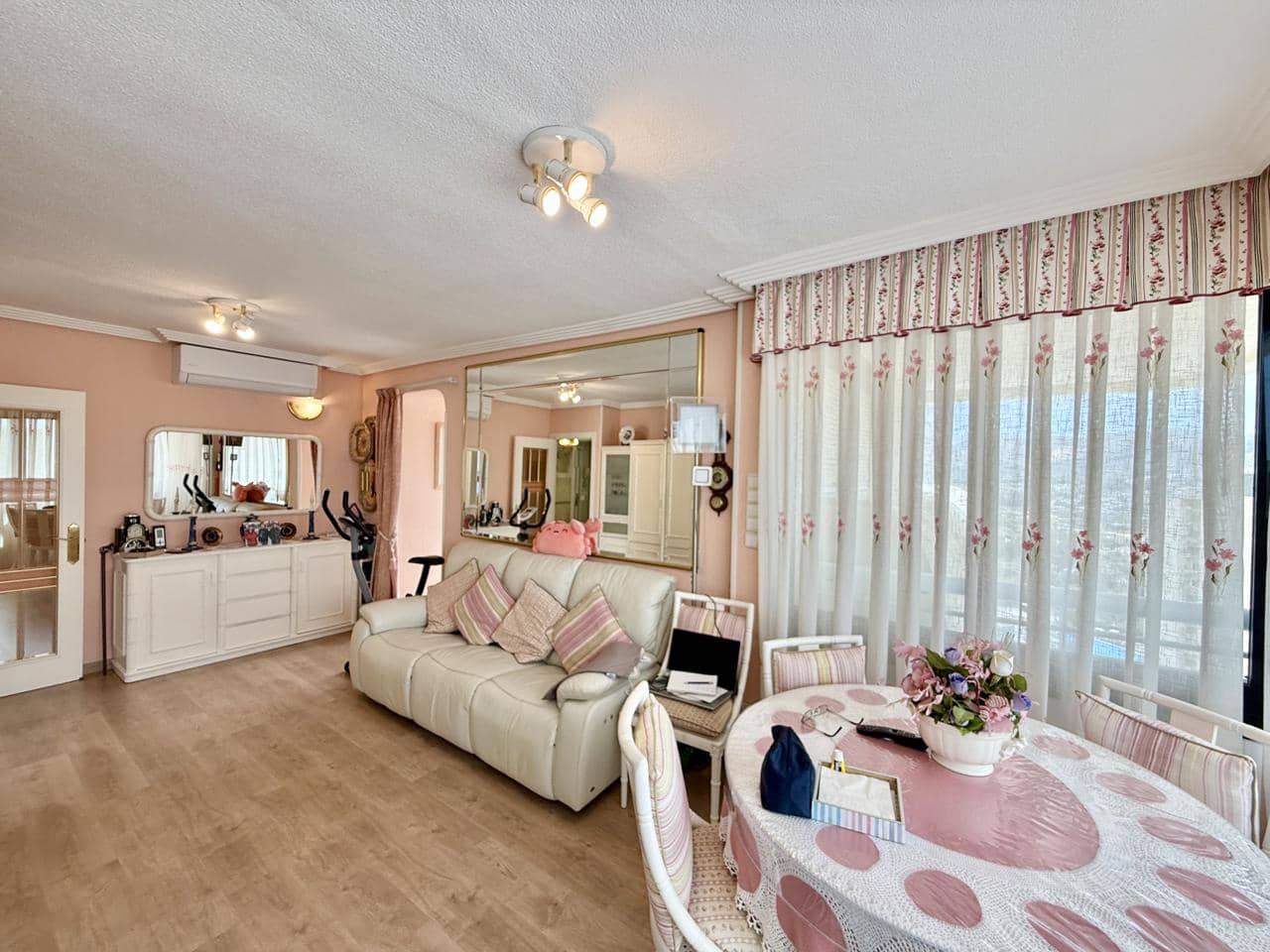 3 bedroom Flat for sale in Benidorm with pool garage - € 420,000 (Ref: 9832310)