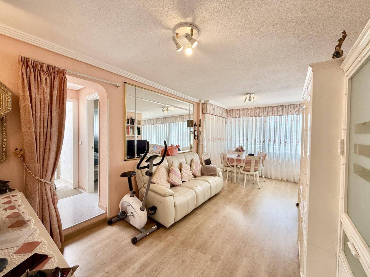 3 bedroom Flat for sale in Benidorm with pool garage - € 420,000 (Ref: 9832310)