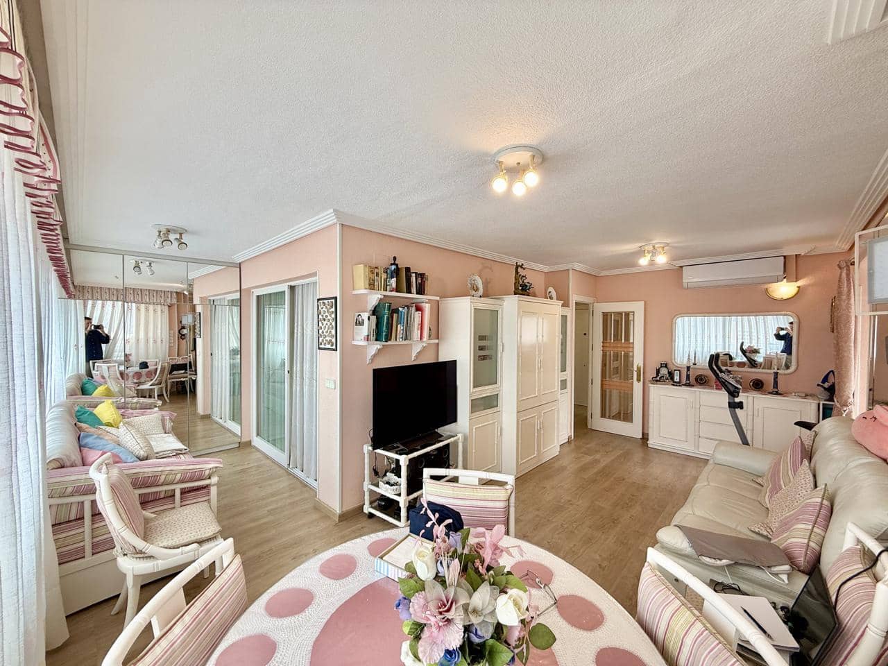 3 bedroom Flat for sale in Benidorm with pool garage - € 420,000 (Ref: 9832310)