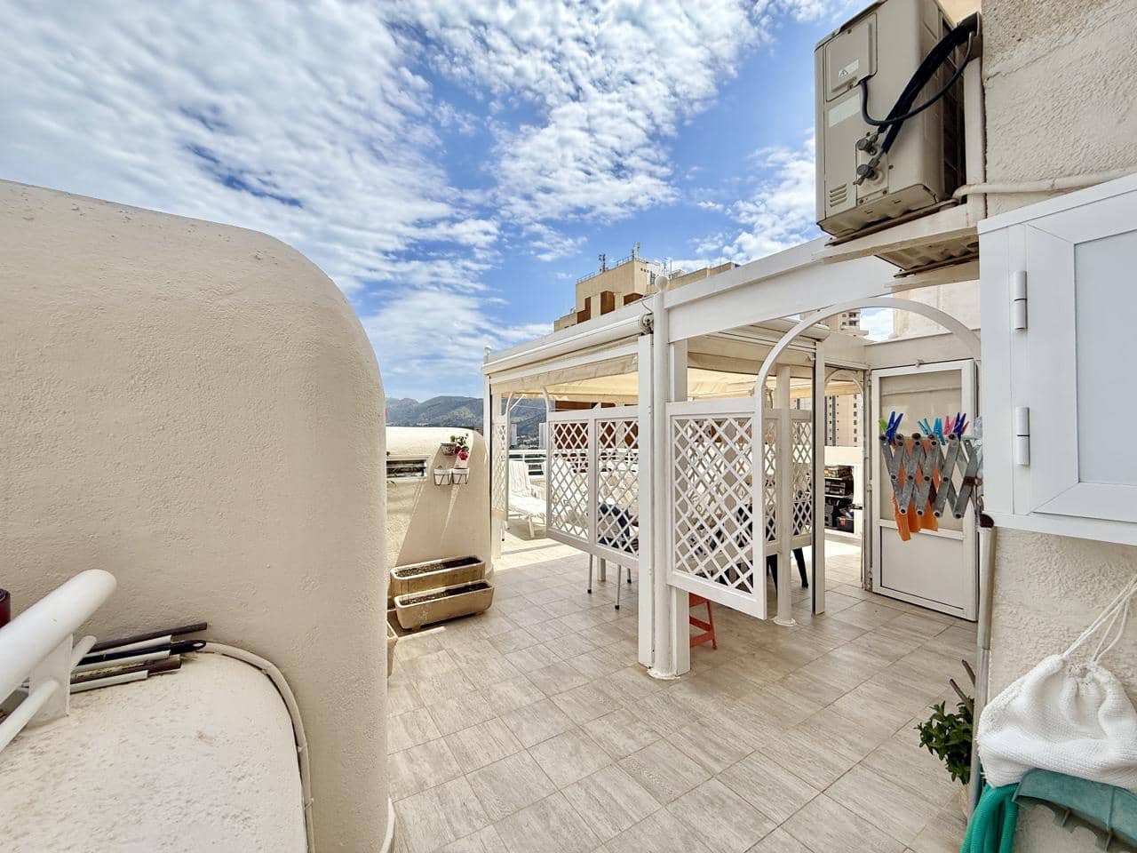3 bedroom Flat for sale in Benidorm with pool garage - € 420,000 (Ref: 9832310)