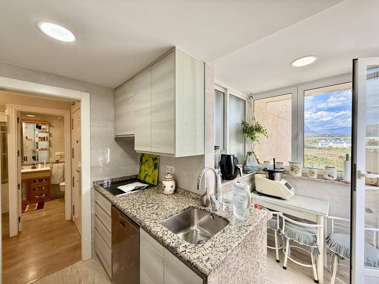 3 bedroom Flat for sale in Benidorm with pool garage - € 420,000 (Ref: 9832310)