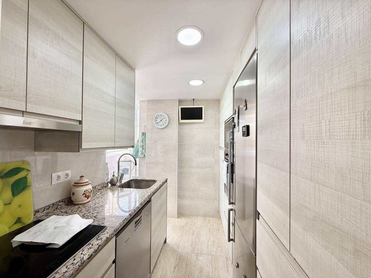 3 bedroom Flat for sale in Benidorm with pool garage - € 420,000 (Ref: 9832310)