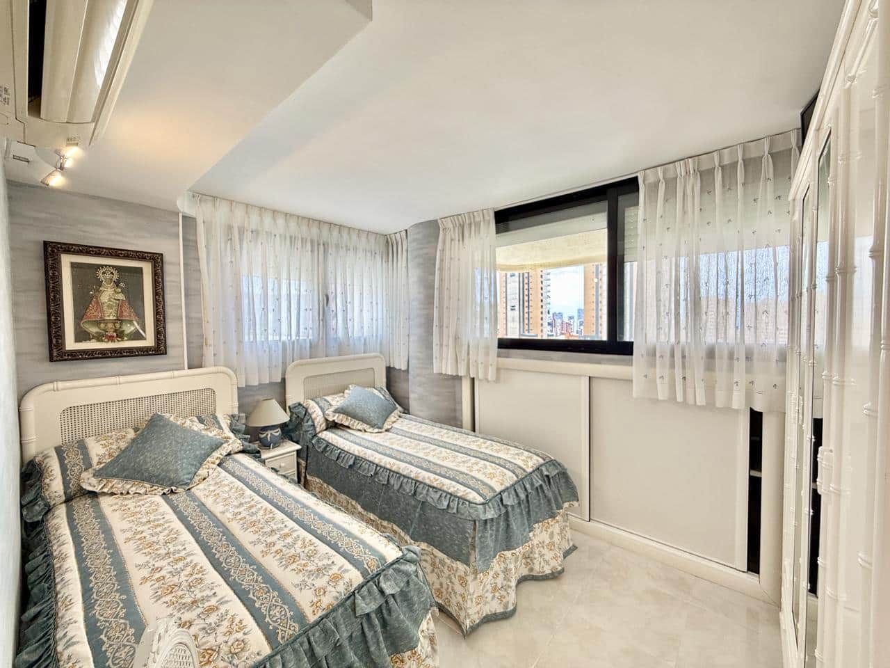 3 bedroom Flat for sale in Benidorm with pool garage - € 420,000 (Ref: 9832310)
