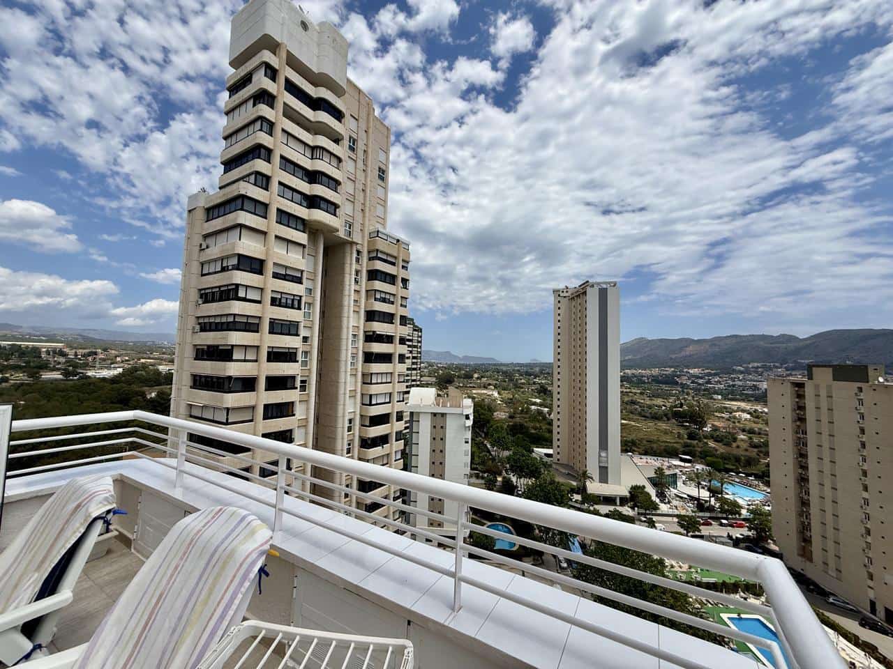 3 bedroom Flat for sale in Benidorm with pool garage - € 420,000 (Ref: 9832310)
