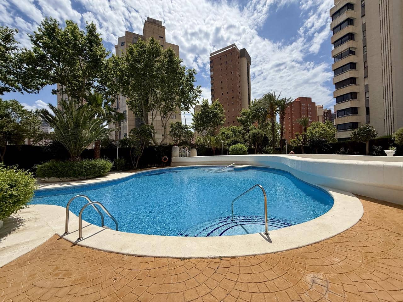 3 bedroom Flat for sale in Benidorm with pool garage - € 420,000 (Ref: 9832310)