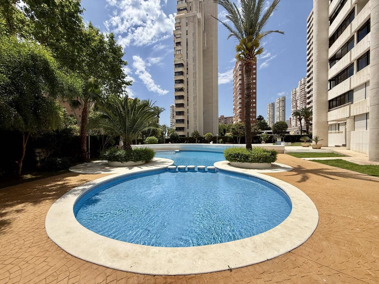 3 bedroom Flat for sale in Benidorm with pool garage - € 420,000 (Ref: 9832310)