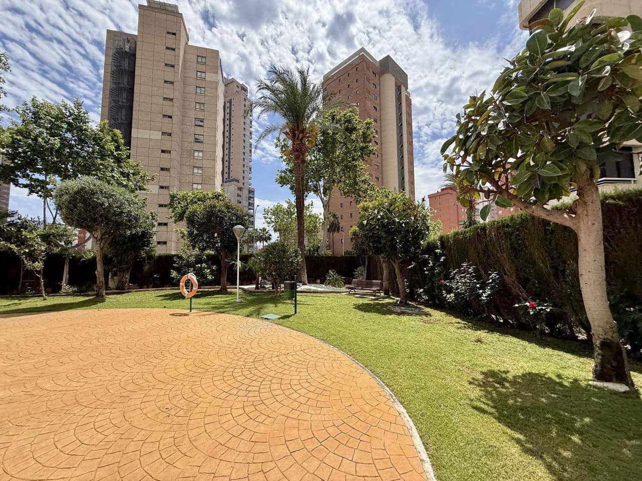 3 bedroom Flat for sale in Benidorm with pool garage - € 420,000 (Ref: 9832310)