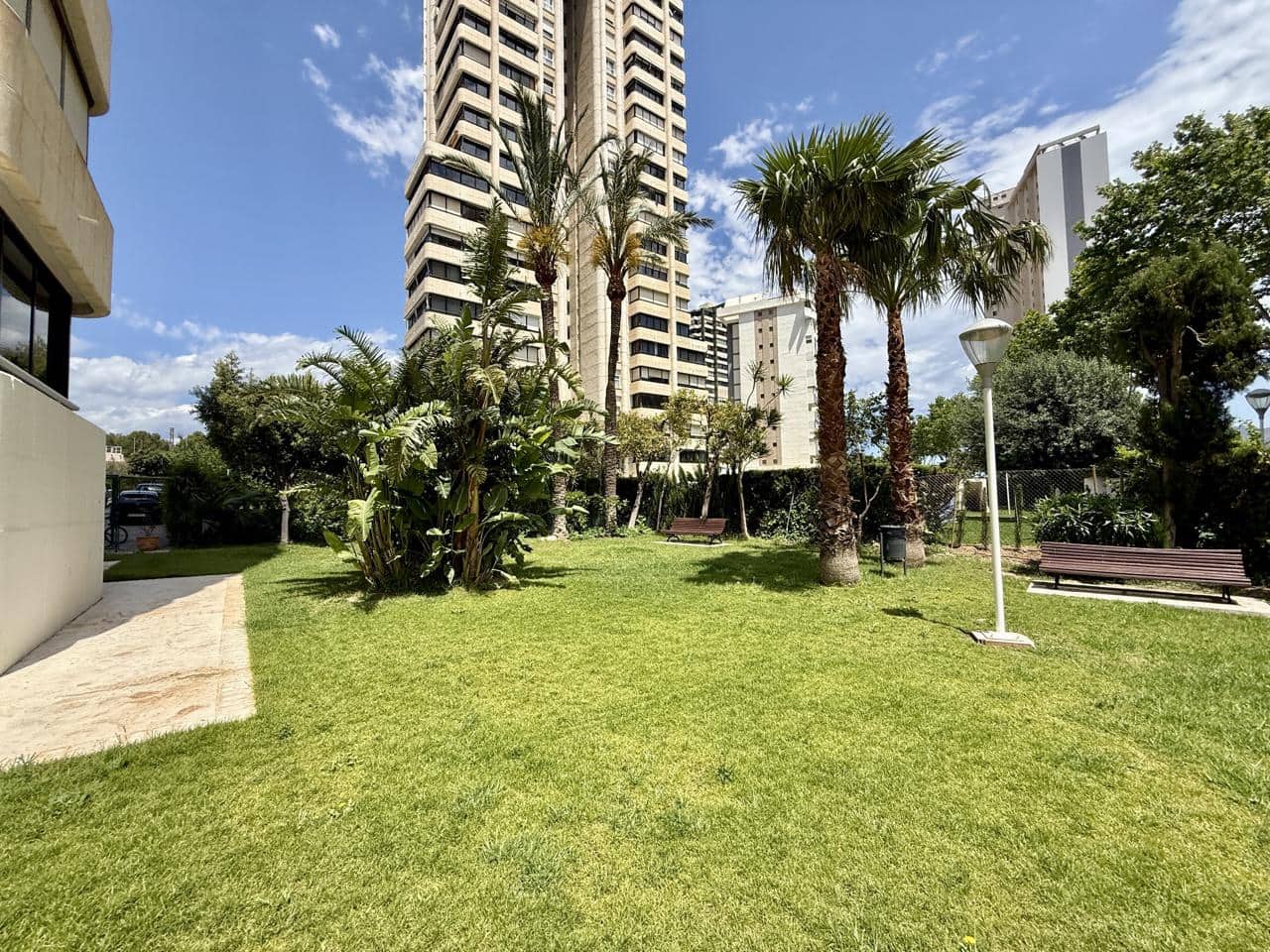 3 bedroom Flat for sale in Benidorm with pool garage - € 420,000 (Ref: 9832310)