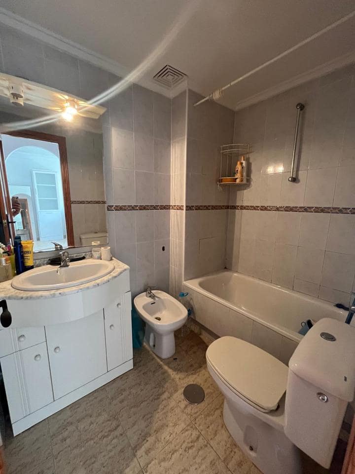 2 bedroom Flat for sale in La Villajoyosa / Vila Joiosa with pool - € 189,000 (Ref: 9834248)