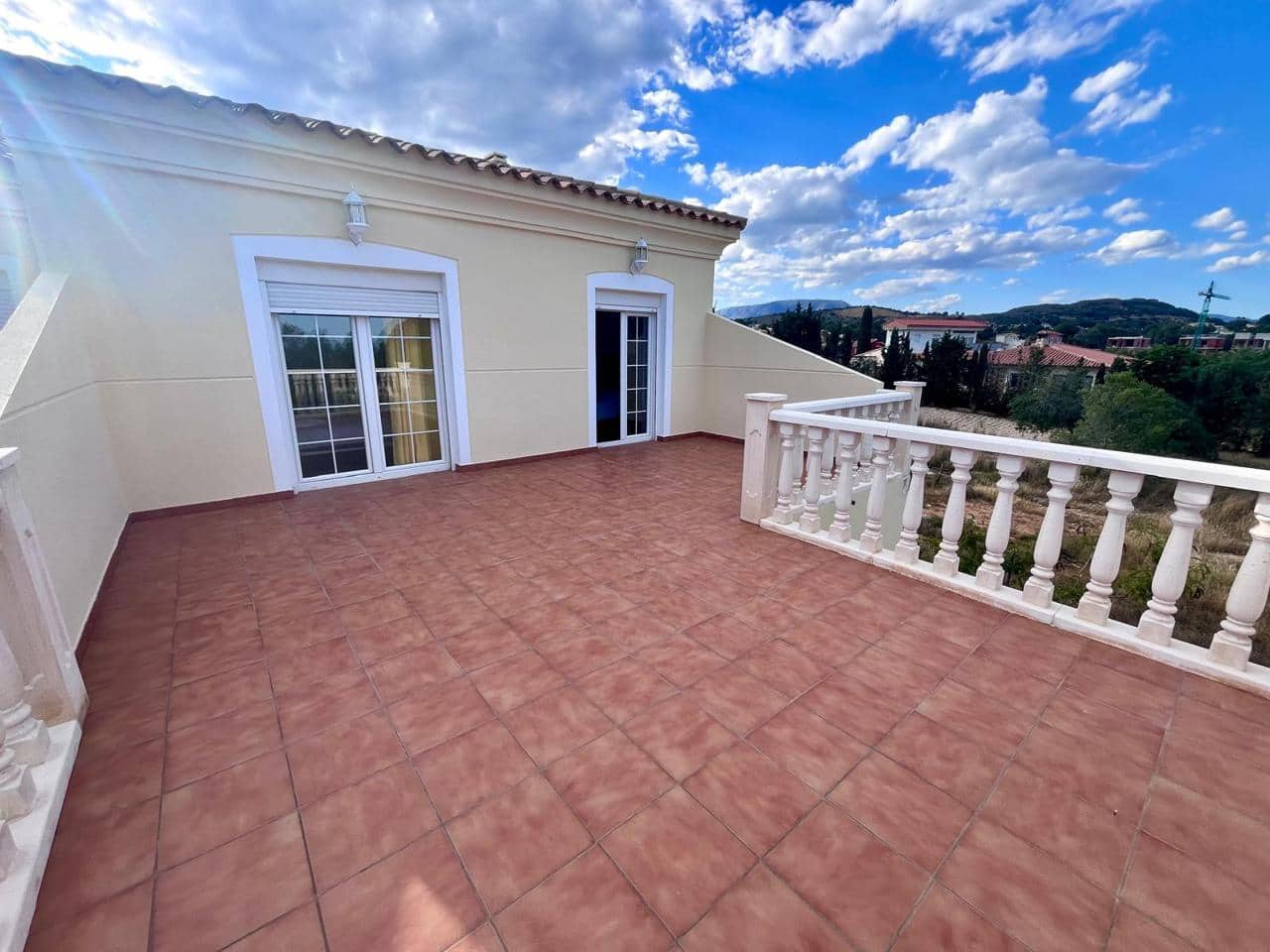 4 bedroom Villa for sale in La Nucia with pool garage - € 487,900 (Ref: 9838411)