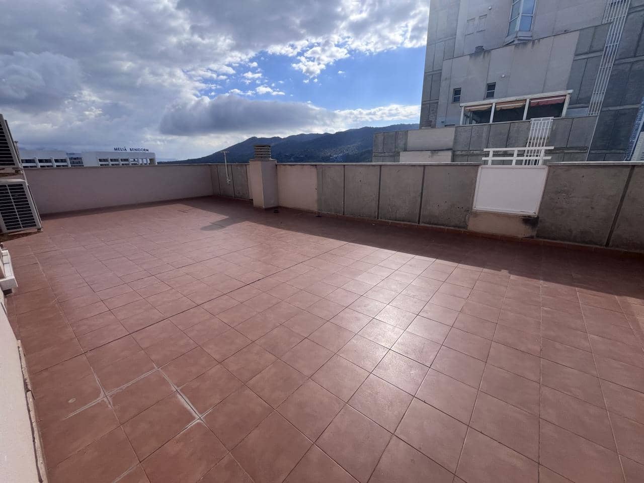 3 bedroom Flat for sale in Benidorm with pool garage - € 565,000 (Ref: 9841558)