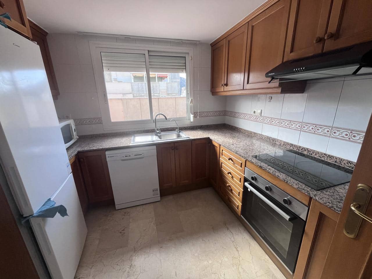3 bedroom Flat for sale in Benidorm with pool garage - € 565,000 (Ref: 9841558)