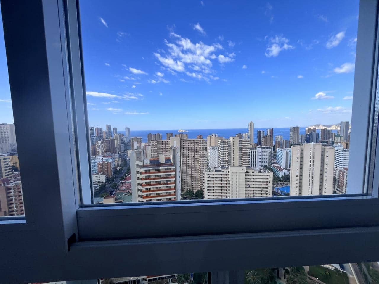 3 bedroom Flat for sale in Benidorm with pool garage - € 565,000 (Ref: 9841558)