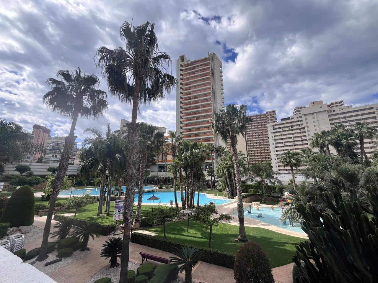 3 bedroom Flat for sale in Benidorm with pool garage - € 565,000 (Ref: 9841558)