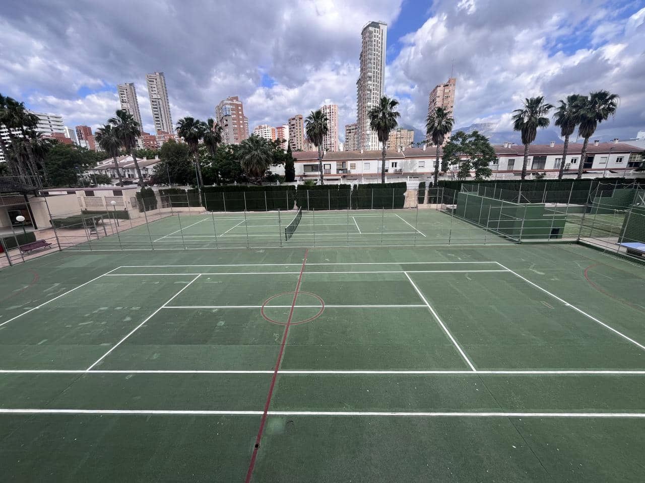 3 bedroom Flat for sale in Benidorm with pool garage - € 565,000 (Ref: 9841558)