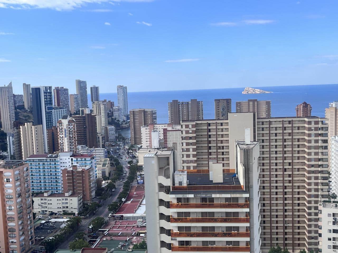 3 bedroom Flat for sale in Benidorm with pool garage - € 565,000 (Ref: 9841558)