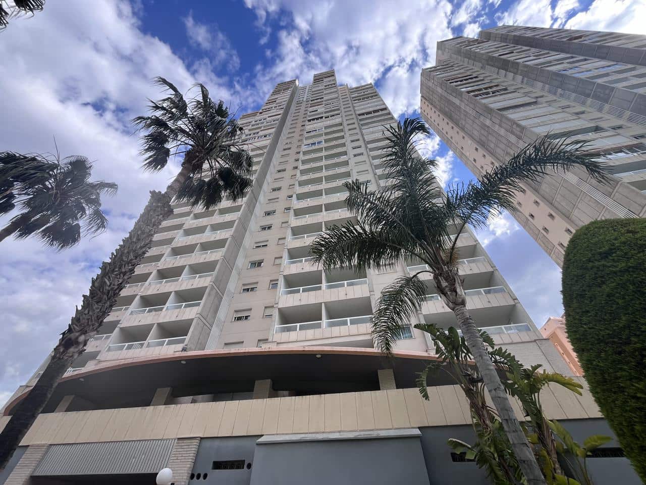 3 bedroom Flat for sale in Benidorm with pool garage - € 565,000 (Ref: 9841558)
