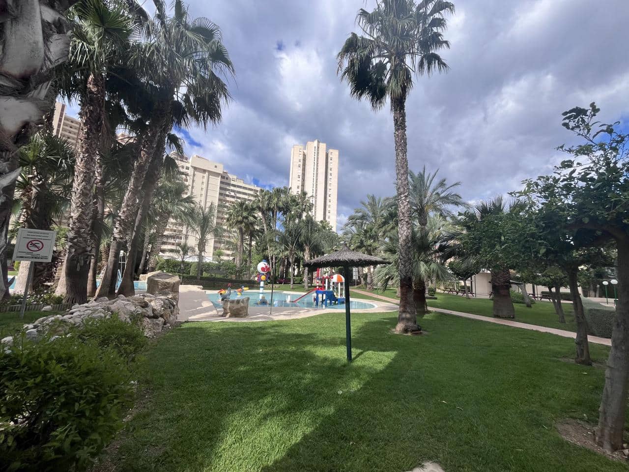 3 bedroom Flat for sale in Benidorm with pool garage - € 565,000 (Ref: 9841558)