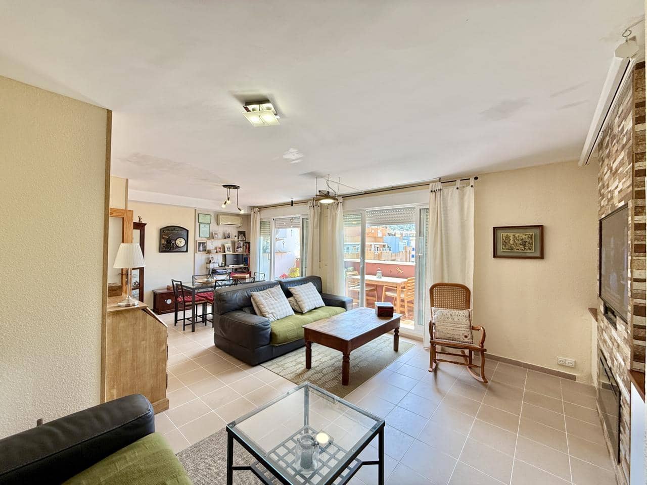 3 bedroom Flat for sale in La Villajoyosa / Vila Joiosa with garage - € 449,000 (Ref: 9844214)
