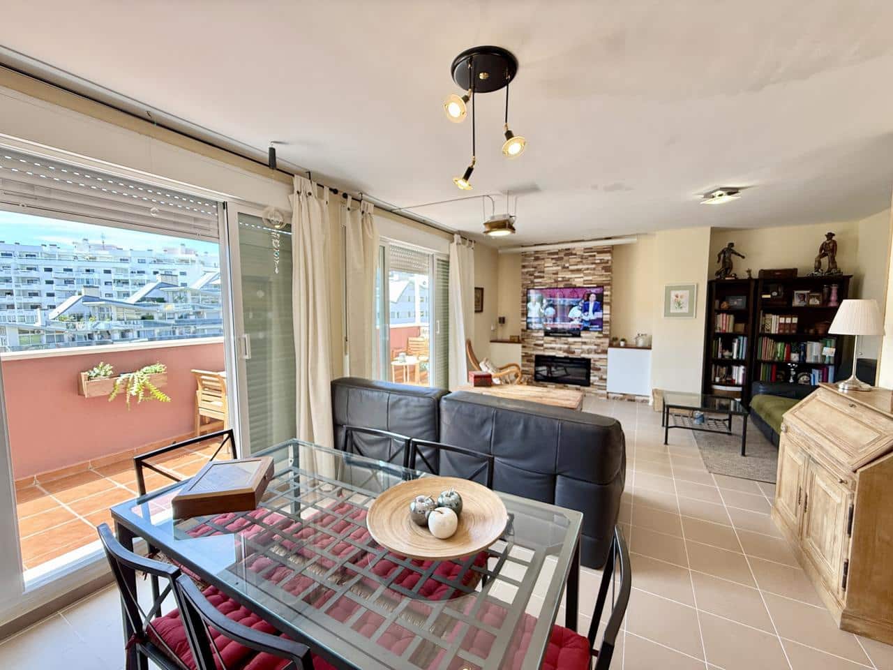 3 bedroom Flat for sale in La Villajoyosa / Vila Joiosa with garage - € 449,000 (Ref: 9844214)