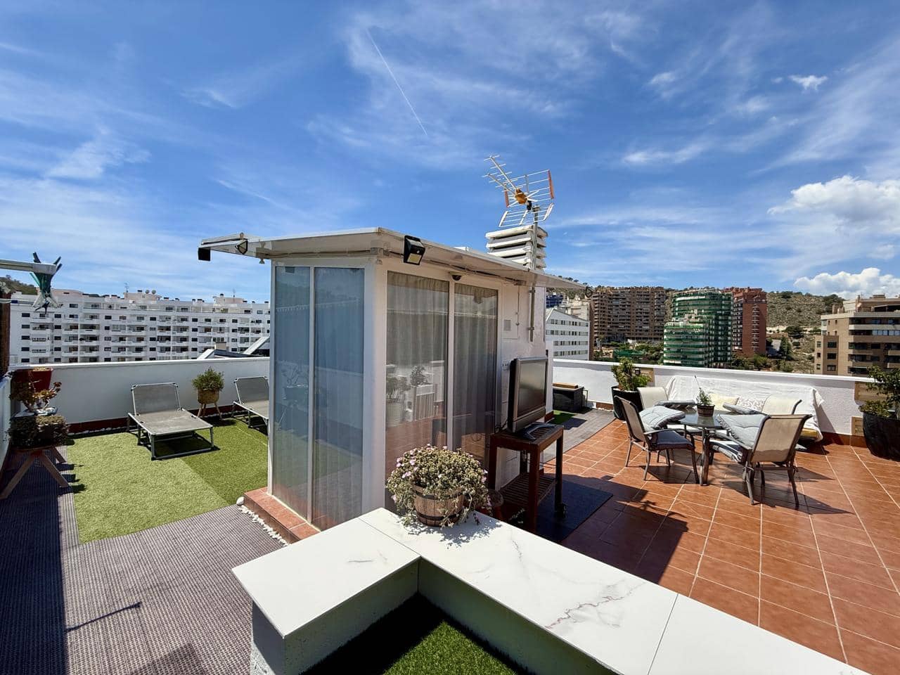 3 bedroom Flat for sale in La Villajoyosa / Vila Joiosa with garage - € 449,000 (Ref: 9844214)