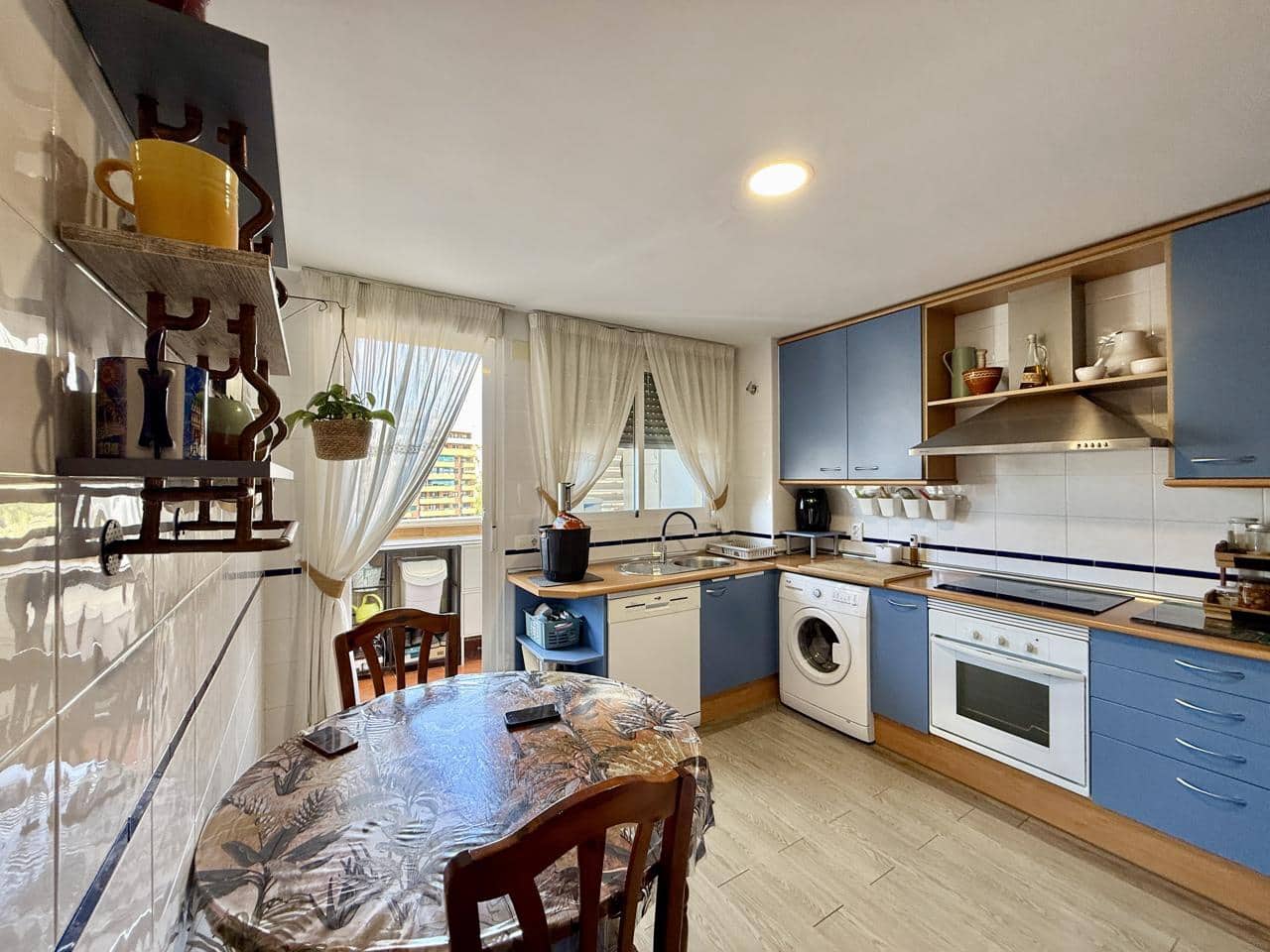 3 bedroom Flat for sale in La Villajoyosa / Vila Joiosa with garage - € 449,000 (Ref: 9844214)