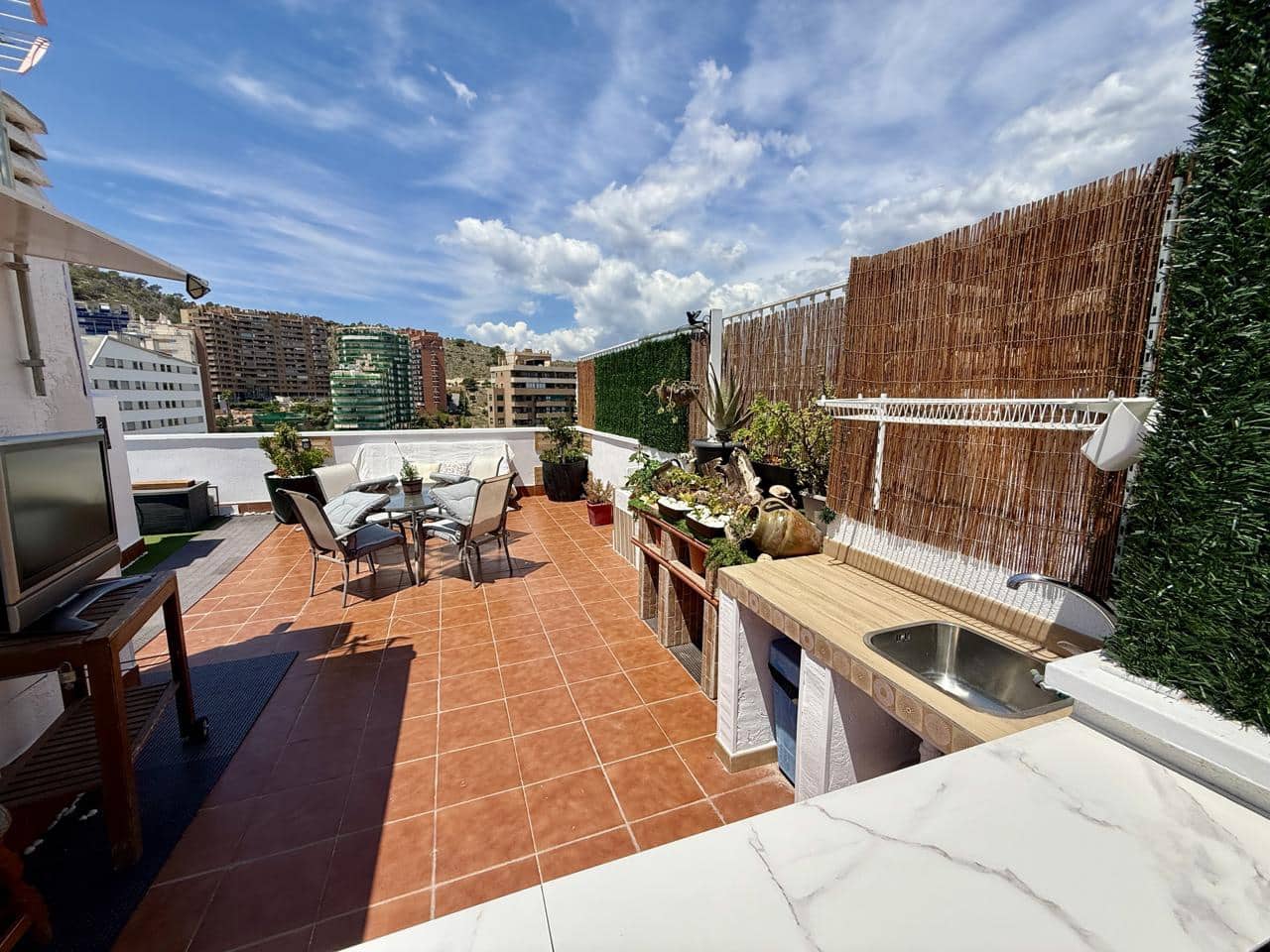 3 bedroom Flat for sale in La Villajoyosa / Vila Joiosa with garage - € 449,000 (Ref: 9844214)