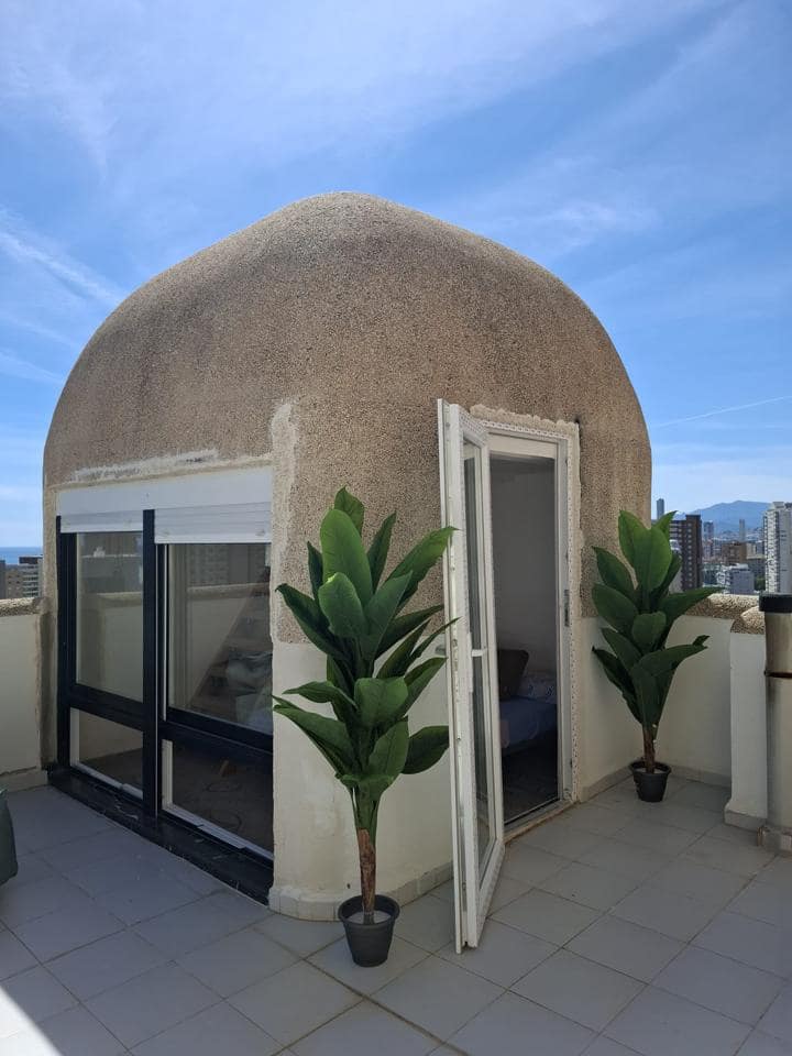 3 bedroom Flat for sale in Benidorm - € 390,000 (Ref: 9844404)