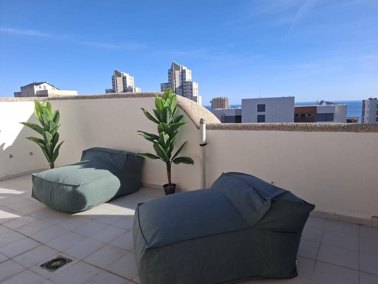3 bedroom Flat for sale in Benidorm - € 390,000 (Ref: 9844404)