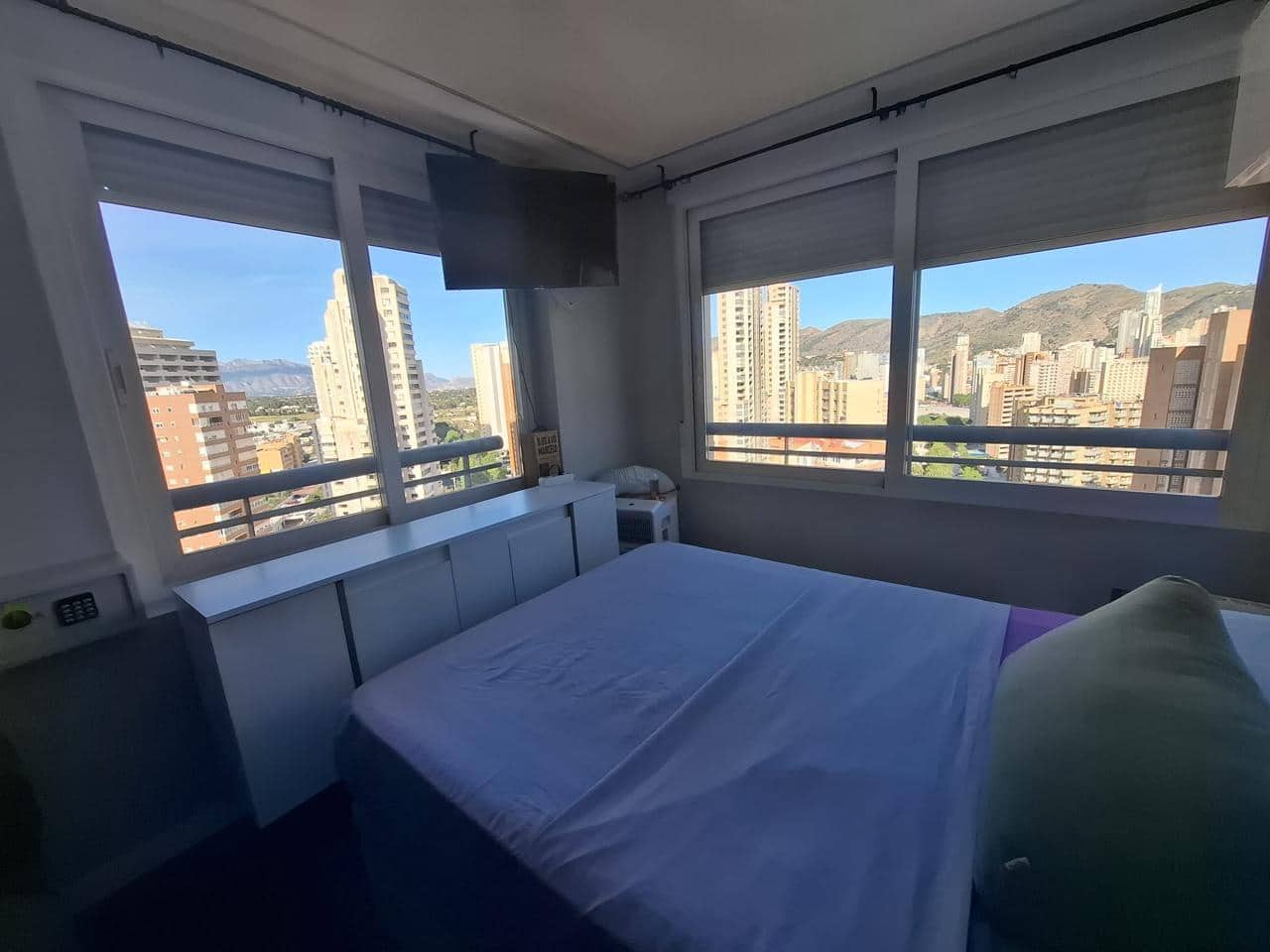 3 bedroom Flat for sale in Benidorm - € 390,000 (Ref: 9844404)
