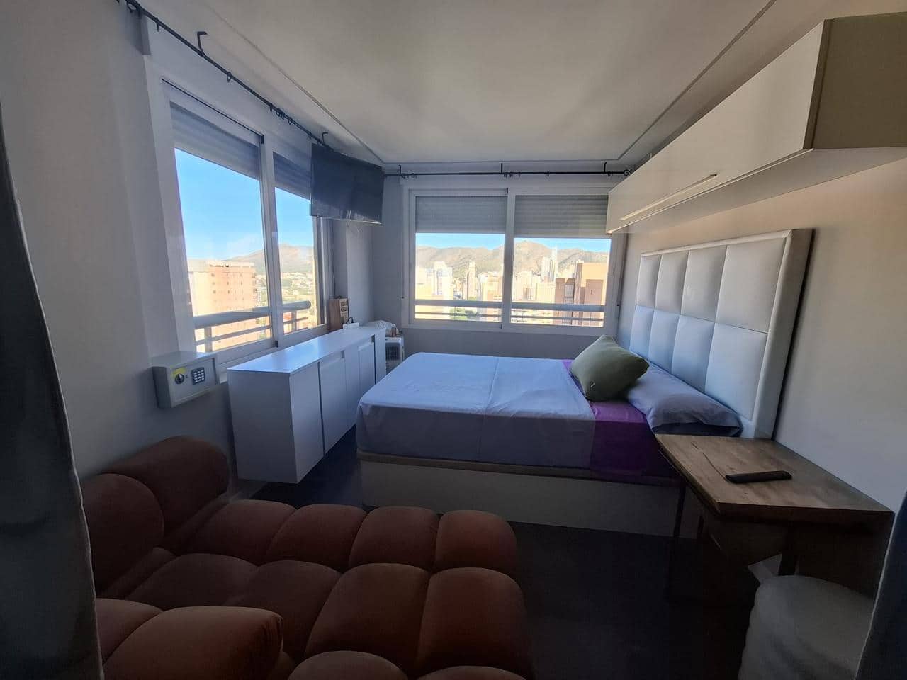 3 bedroom Flat for sale in Benidorm - € 390,000 (Ref: 9844404)