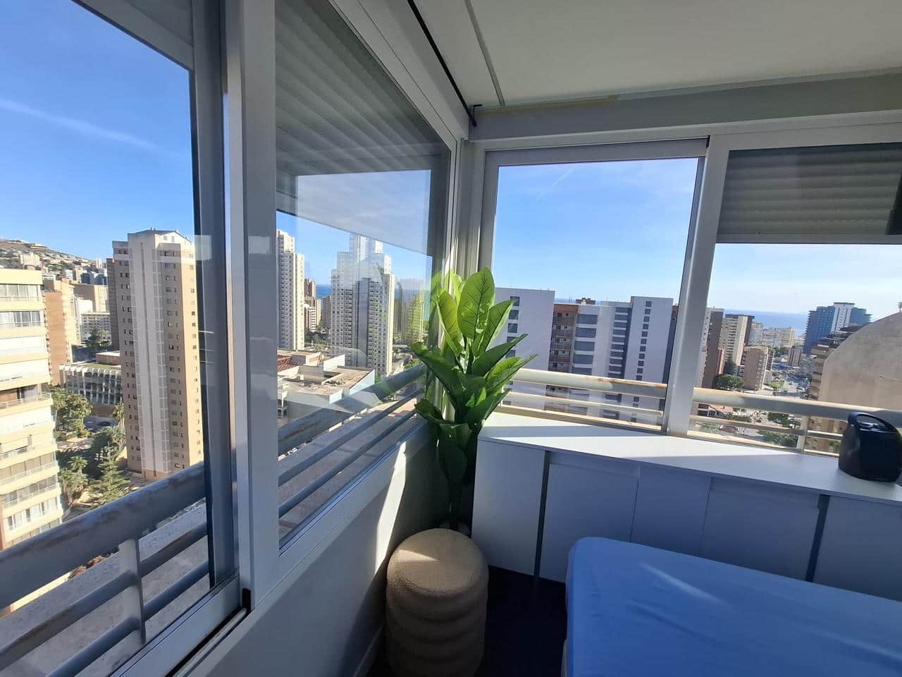 3 bedroom Flat for sale in Benidorm - € 390,000 (Ref: 9844404)