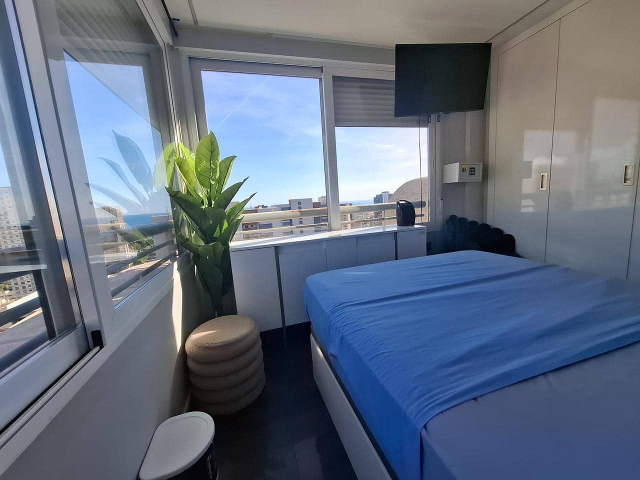 3 bedroom Flat for sale in Benidorm - € 390,000 (Ref: 9844404)