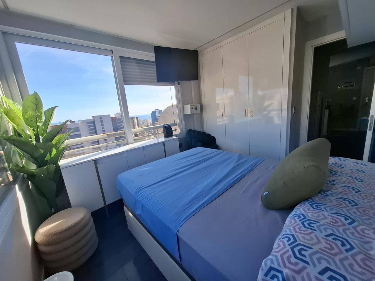 3 bedroom Flat for sale in Benidorm - € 390,000 (Ref: 9844404)