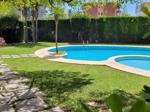 1 makuuhuone Asunto myytävänä paikassa Playa Poniente, Benidorm mukana uima-altaan 
autotalli - 365 000 € (Ref: 9850360)