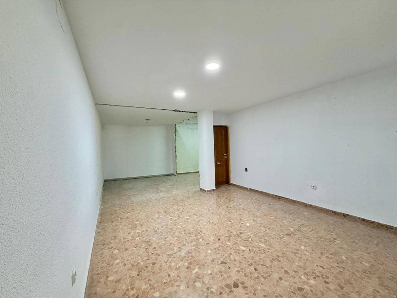Entreprise de 1 chambre à louer à Benidorm - 1 500 € (Ref: 9874187)