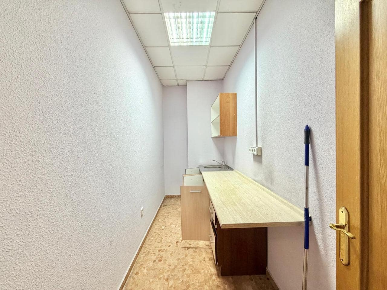Entreprise de 1 chambre à louer à Benidorm - 1 500 € (Ref: 9874187)