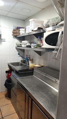 2 quarto Empresa para arrendar em Playa Levante, Benidorm - 1 600 € (Ref: 9890956)