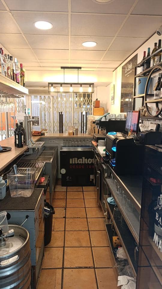2 slaapkamer Bedrijf te huur in Benidorm - € 1.600 (Ref: 9890956)