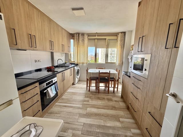 3 bedroom Flat for sale in Juzgados - Plaza de Toros, Benidorm with garage - € 273,000 (Ref: 9895273)
