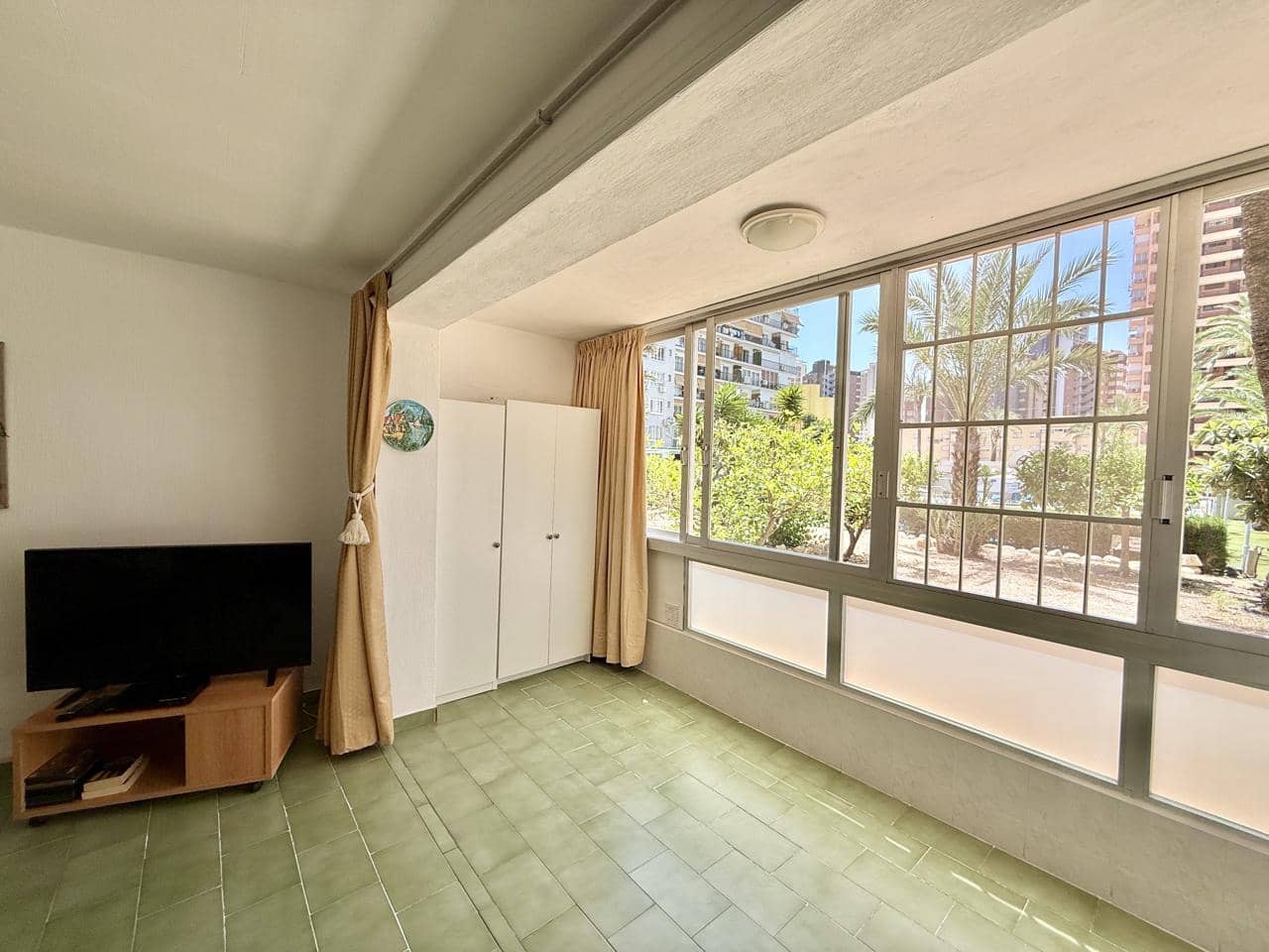 1 bedroom Flat for sale in Benidorm with pool garage - € 149,000 (Ref: 9924936)