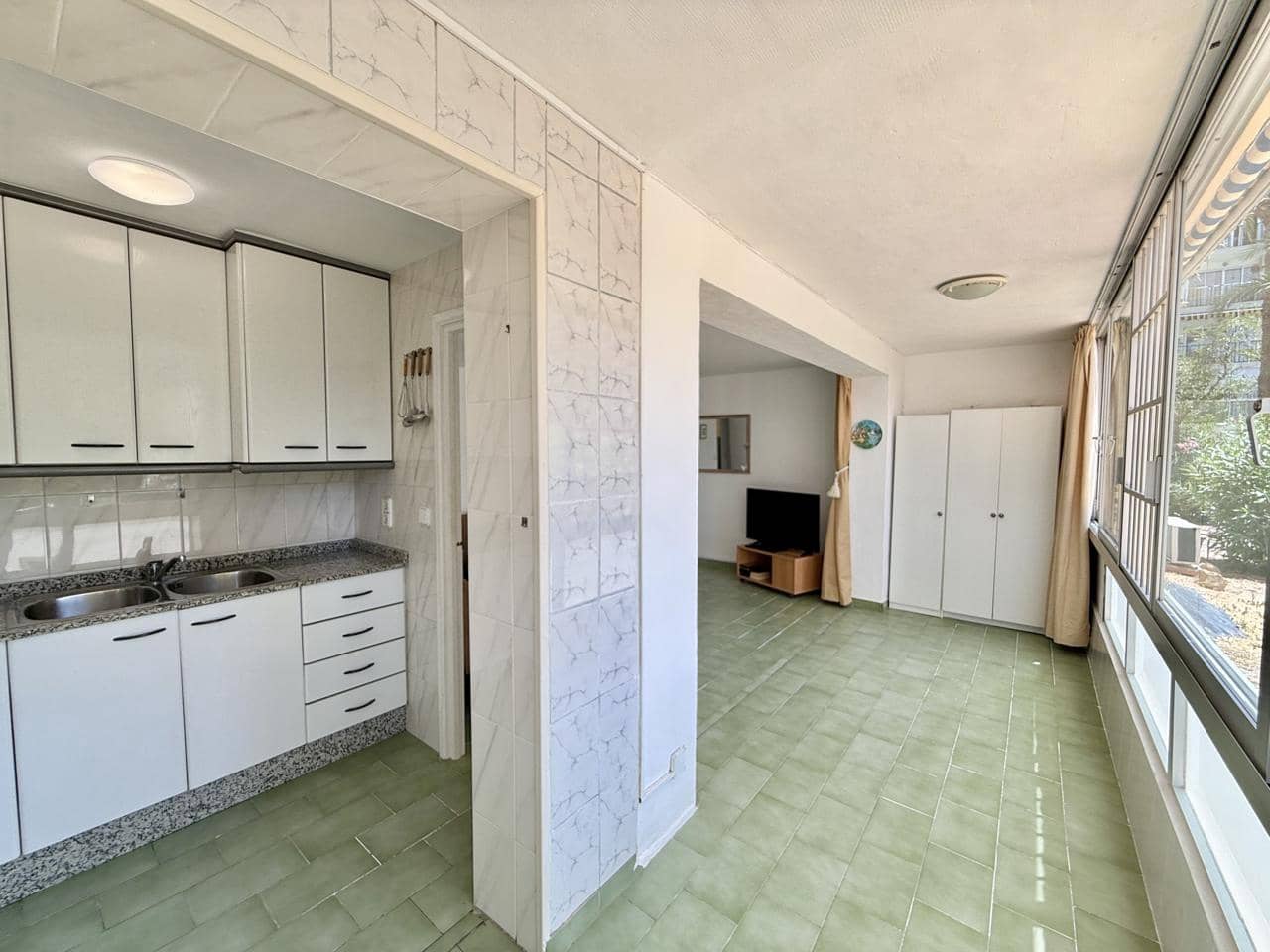 1 bedroom Flat for sale in Benidorm with pool garage - € 149,000 (Ref: 9924936)