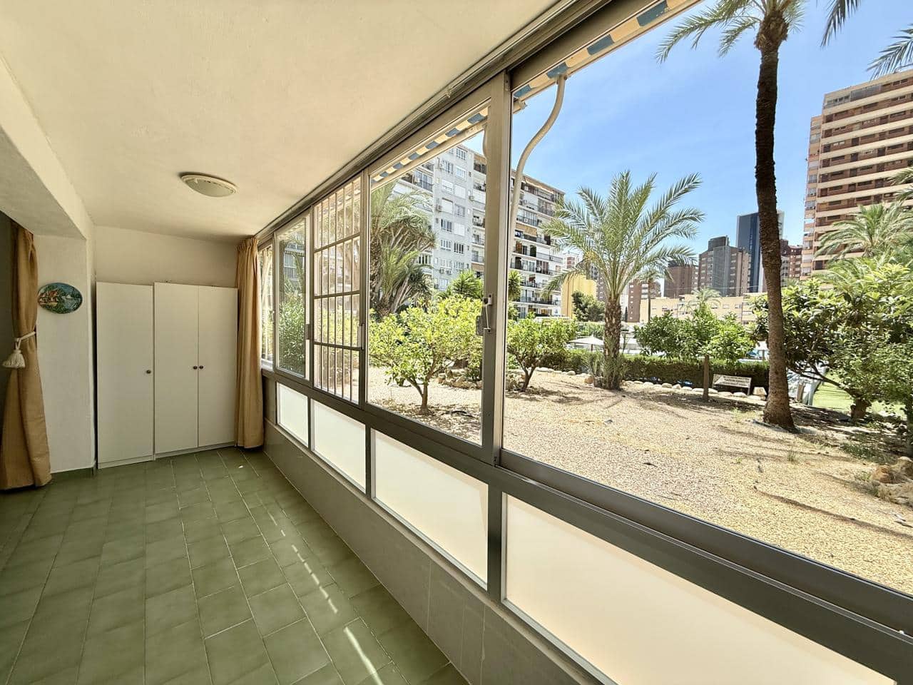1 bedroom Flat for sale in Benidorm with pool garage - € 149,000 (Ref: 9924936)